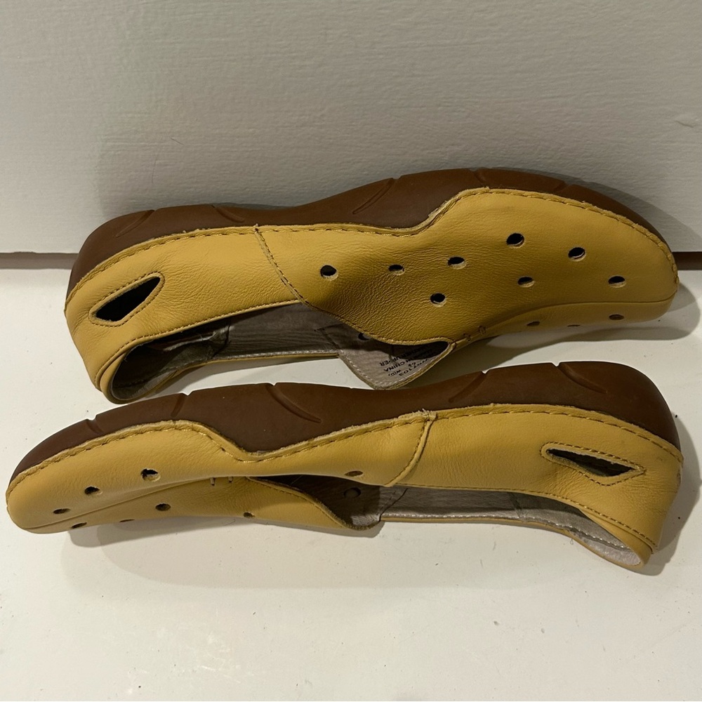 Propet Shoes - Picture 6 of 10